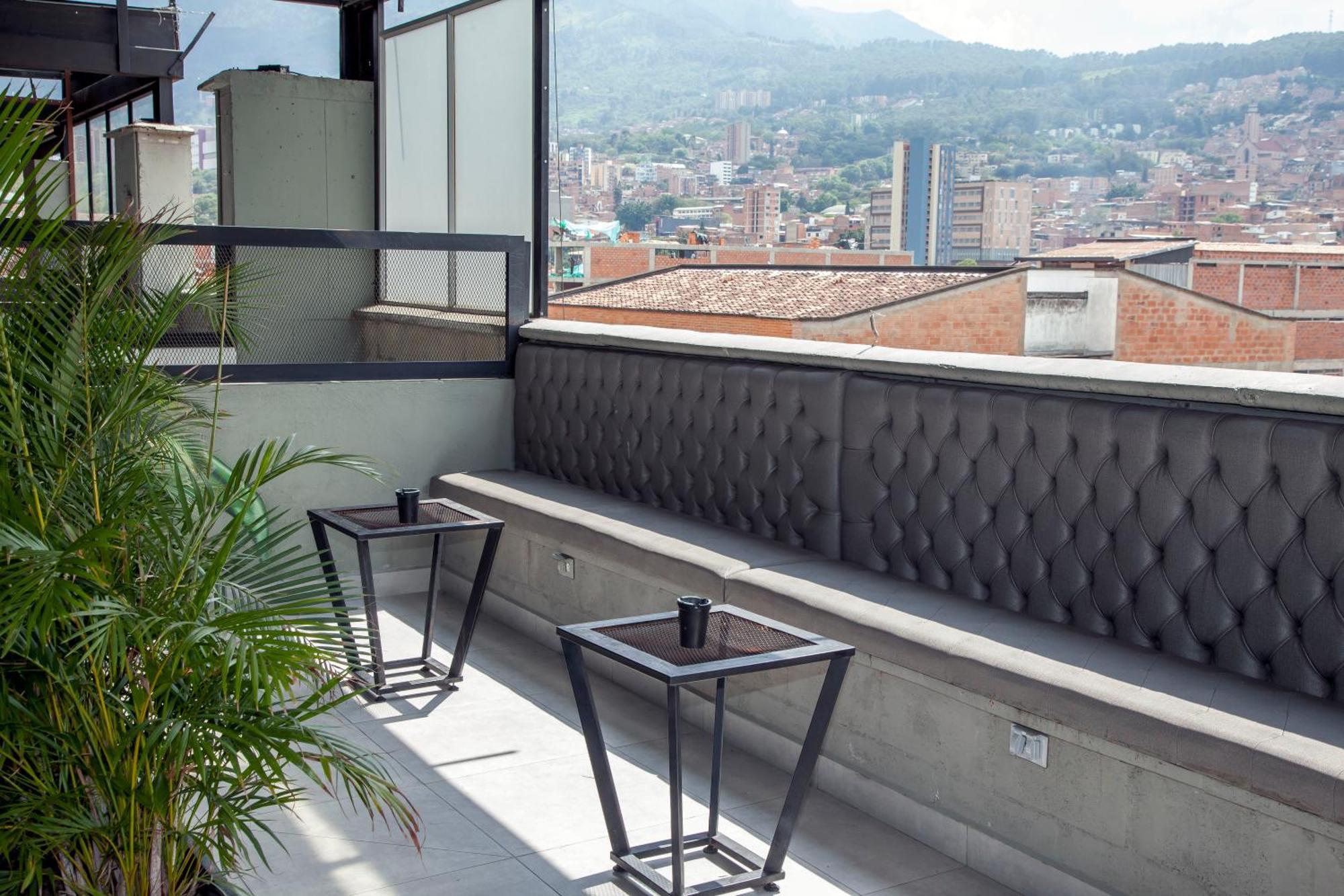 Edificio Helena Apartment Medellin Bagian luar foto